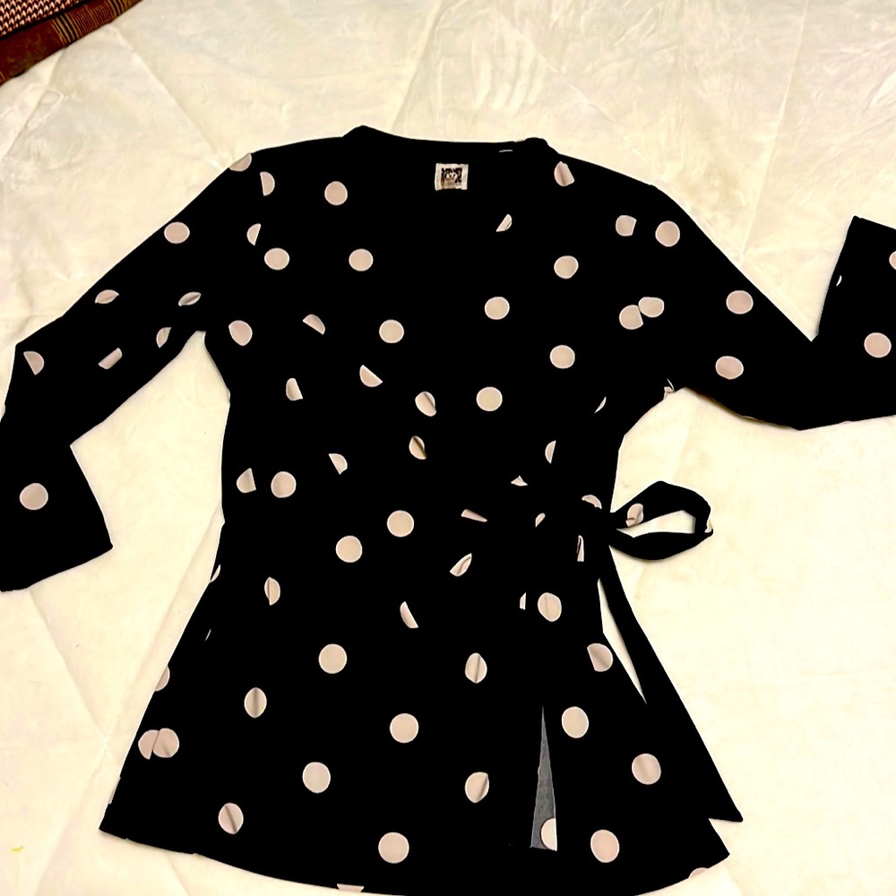 Anne Klein wrap side tie blouse.